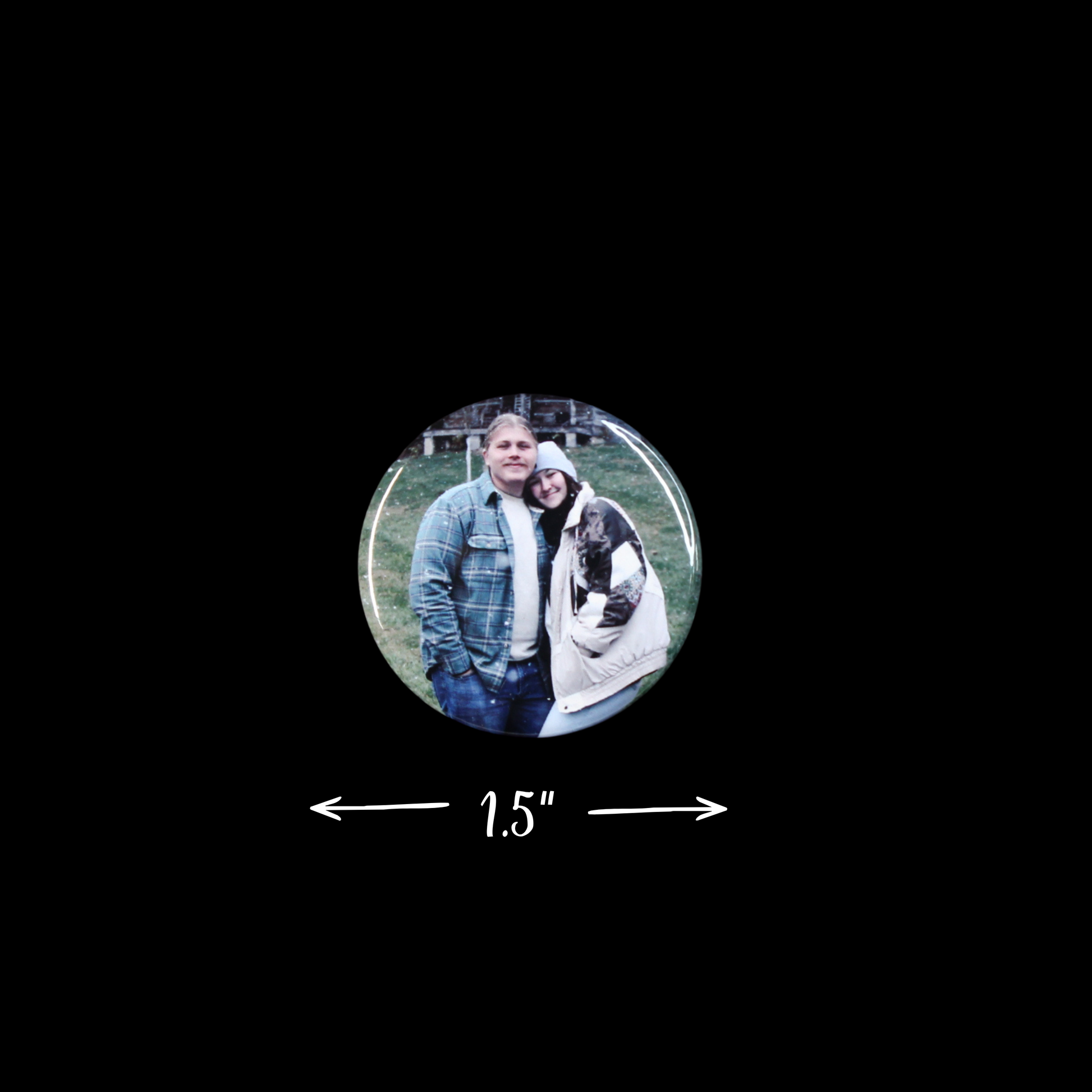 Circular photo of two people with a measurement label indicating 1.5 inches